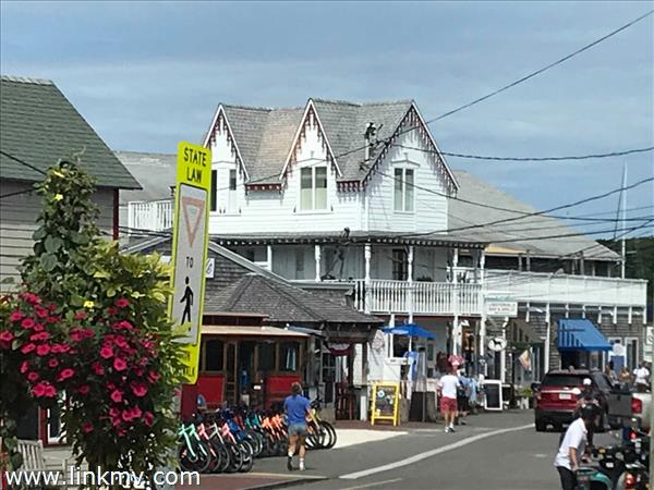 8 Circuit Avenue Extension Oak Bluffs MA