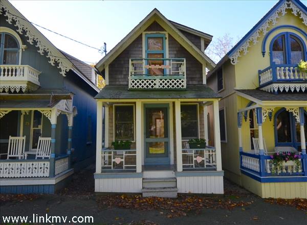76 Trinity Park Oak Bluffs MA