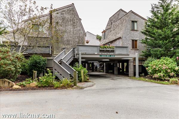 4 Quail Run, Oak Bluffs, MA