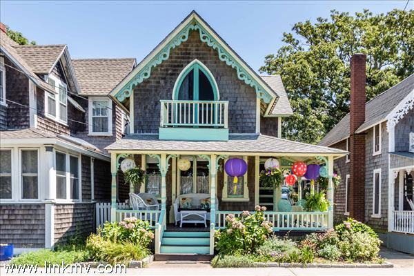 12 Siloam Avenue, Oak Bluffs, MA