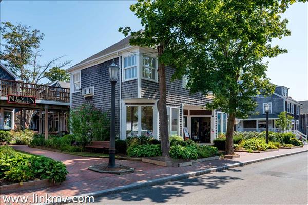 17 Winter Street, Edgartown, MA