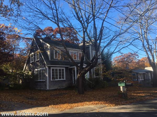 86 North William Street, Vineyard Haven, MA