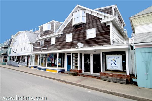 35 Circuit Avenue Oak Bluffs MA