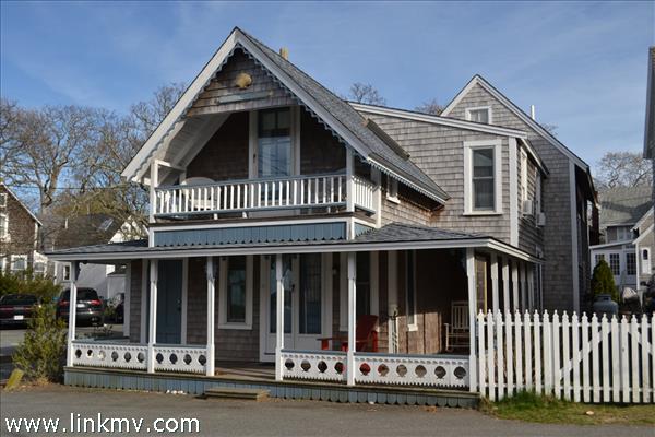 16 Commonwealth Square Oak Bluffs MA