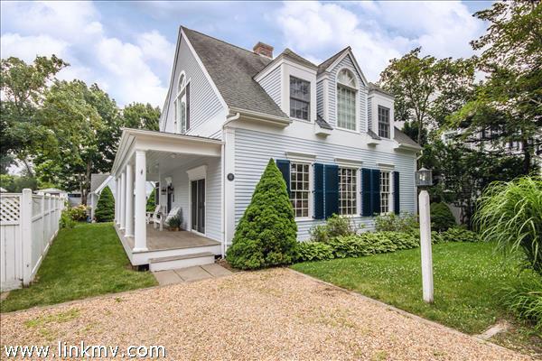 95 School Street Edgartown MA